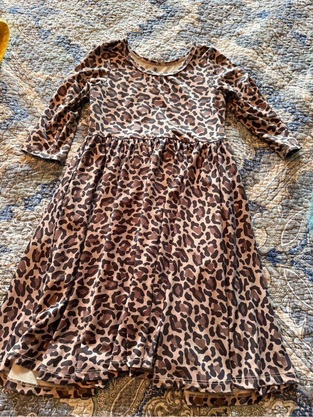 Charlie’s project 5/6 cheetah leopard print dress